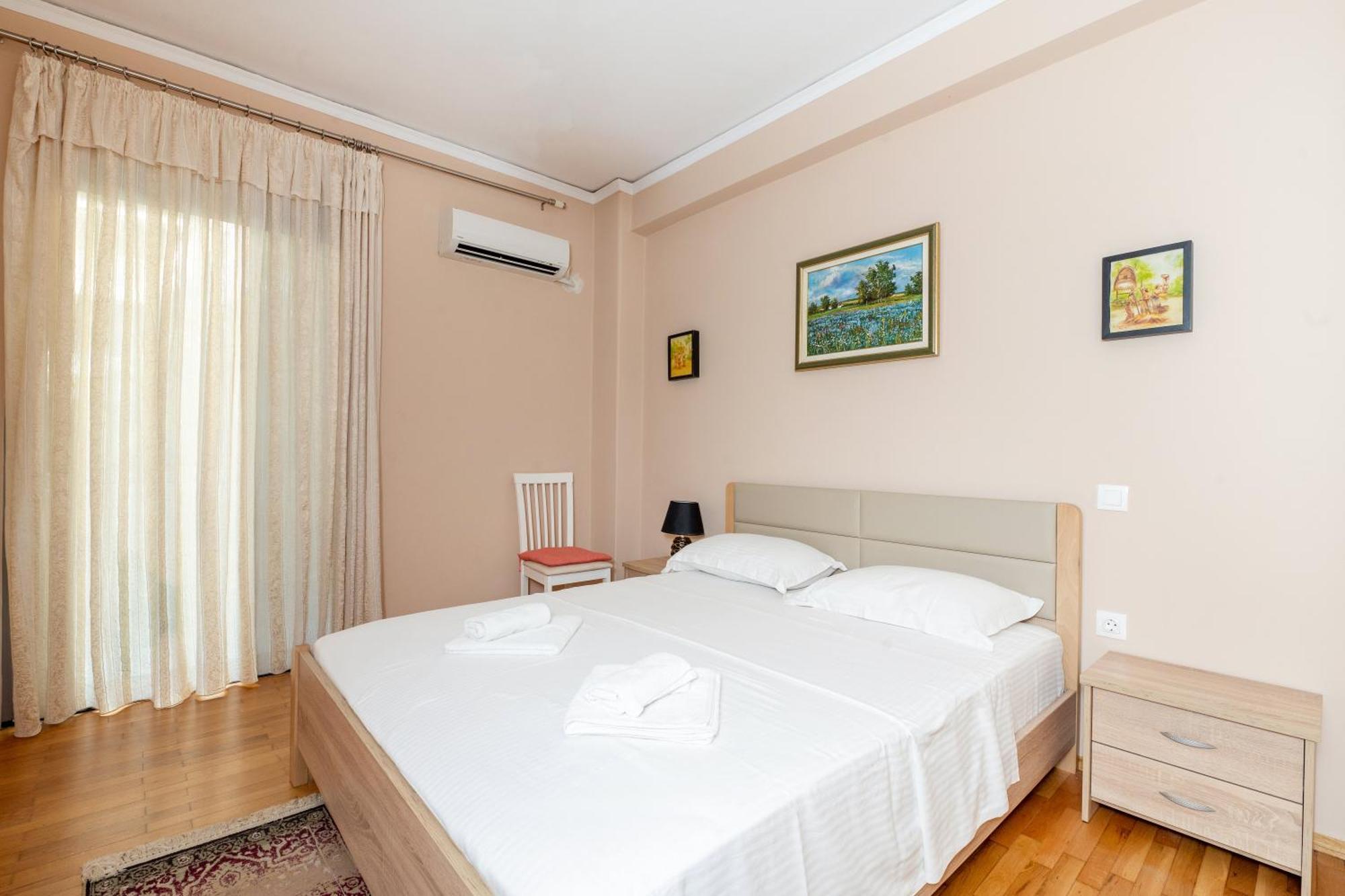 Апартаменты Charming & Authentic Gem - Walk To Port & Shops! Патра Экстерьер фото