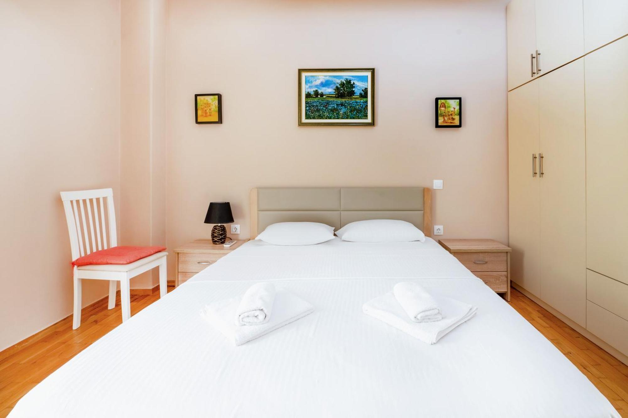Апартаменты Charming & Authentic Gem - Walk To Port & Shops! Патра Экстерьер фото